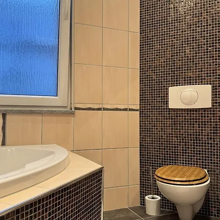 Themenzimmer Pusteblume Naehe Hauptbahnhof Quarto em Acomodações Particulares Duisburgo